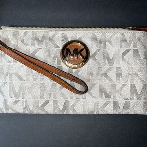 Michael Kors Wristlet